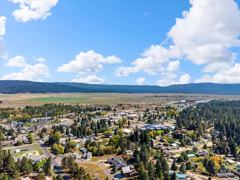 402 Antonette Cir, Cascade, ID 83611 photo 8