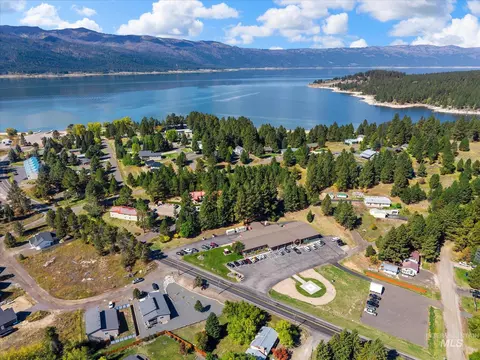 402 Antonette Cir, Cascade, ID 83611 photo 10