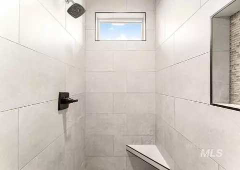 Bath - 3277 S Sedgebrook Ln, Eagle, ID 83616 photo 2 of 3