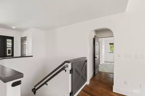 Entry Way - 3360 E Main St, Lewiston, ID 83501 photo 3 of 3