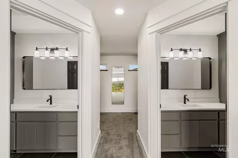 Entry Way - 3360 E Main St, Lewiston, ID 83501 photo 2 of 3