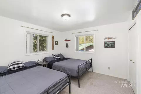 Bedroom - 1496 Pine Ridge Dr, Cascade, ID 83611 photo 6 of 8