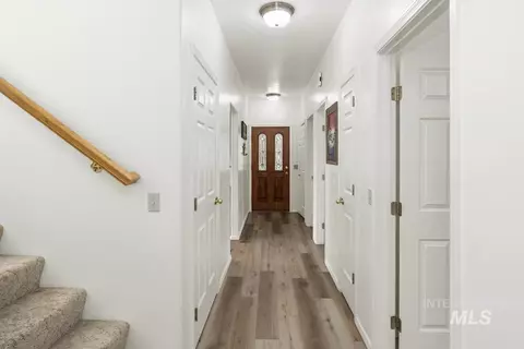 Entry Way - 1496 Pine Ridge Dr, Cascade, ID 83611 photo 1 of 1