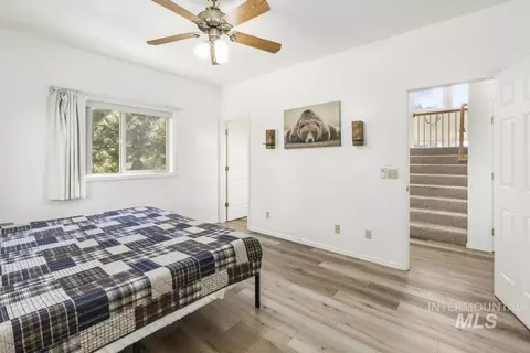Bedroom - 1496 Pine Ridge Dr, Cascade, ID 83611 photo 2 of 8