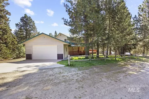 Exterior - 1496 Pine Ridge Dr, Cascade, ID 83611 photo 2 of 6