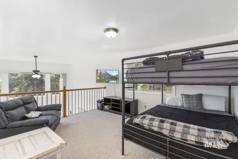 Bedroom - 1496 Pine Ridge Dr, Cascade, ID 83611 photo 3 of 8