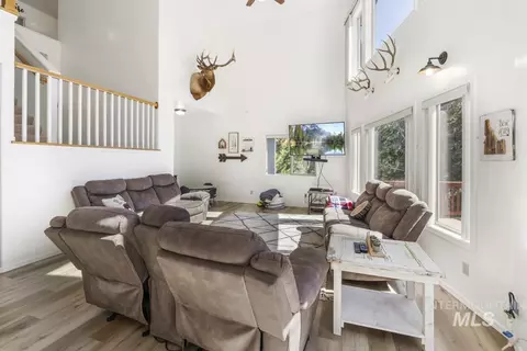 Living - 1496 Pine Ridge Dr, Cascade, ID 83611 photo 2 of 2