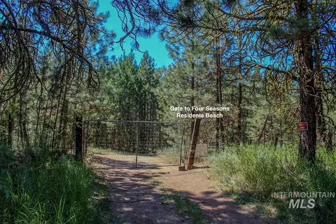 Exterior - 1496 Pine Ridge Dr, Cascade, ID 83611 photo 6 of 6