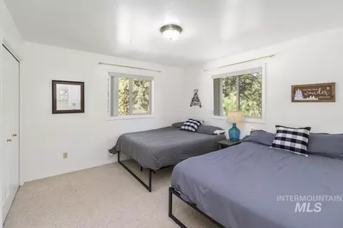 Bedroom - 1496 Pine Ridge Dr, Cascade, ID 83611 photo 5 of 8