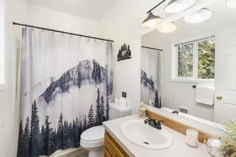 Bath - 1496 Pine Ridge Dr, Cascade, ID 83611 photo 1 of 3
