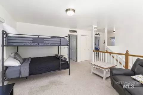 Bedroom - 1496 Pine Ridge Dr, Cascade, ID 83611 photo 4 of 8