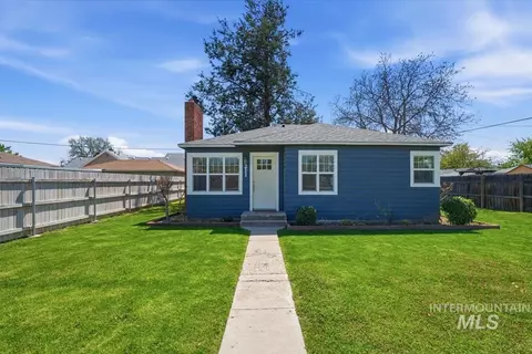 211 W Dewey Ave, Nampa, ID 83686