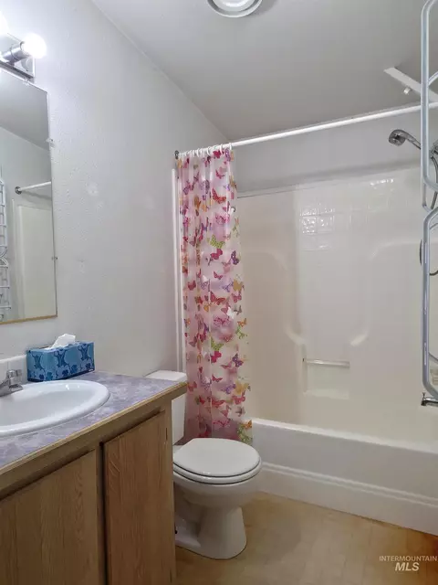 Bath - 1215 W 7th, Weiser, ID 83672 photo 2 of 2