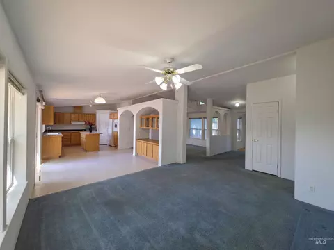 Living - 1215 W 7th, Weiser, ID 83672 photo 2 of 5