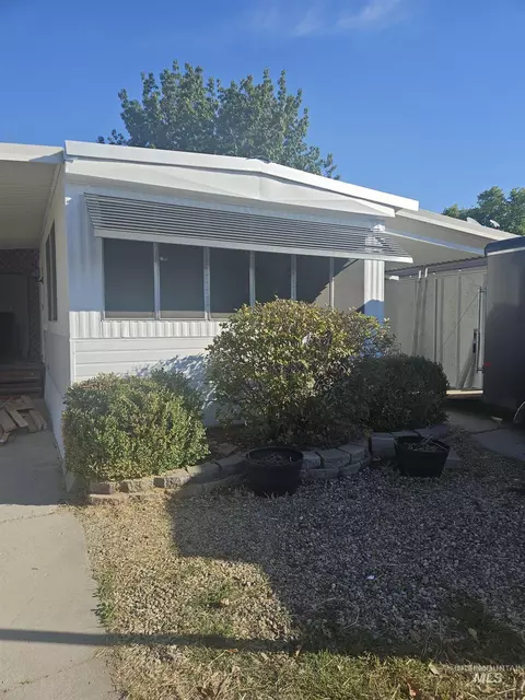 10948 W Palm Dr, Boise, ID 83717