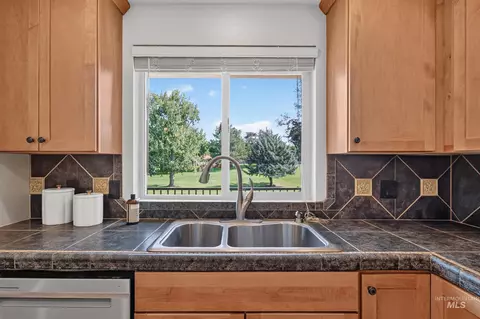 Kitchen - 1148 N Eagle Hills Way, Eagle, ID 83616 photo 5 of 5
