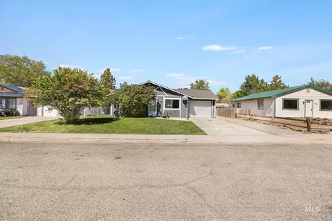 Exterior - 818 19th Ave E, Jerome, ID 83338 photo 7 of 16