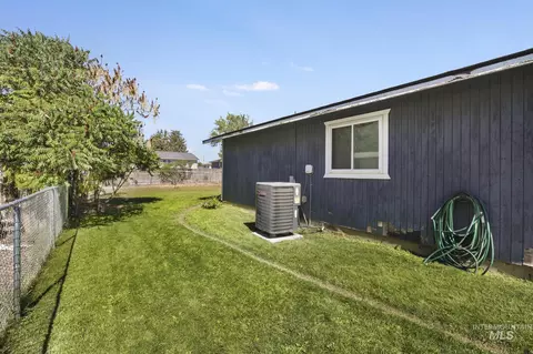 Exterior - 818 19th Ave E, Jerome, ID 83338 photo 12 of 16