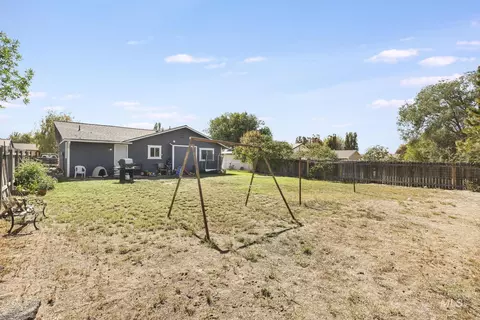 Exterior - 818 19th Ave E, Jerome, ID 83338 photo 15 of 16