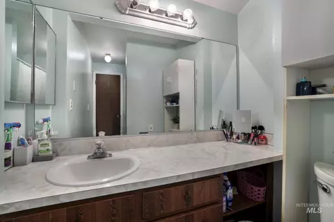 Bath - 818 19th Ave E, Jerome, ID 83338 photo 1 of 1