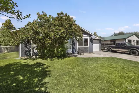 Exterior - 818 19th Ave E, Jerome, ID 83338 photo 4 of 16