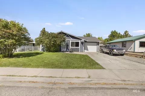 Exterior - 818 19th Ave E, Jerome, ID 83338 photo 2 of 16