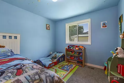 Bedroom - 818 19th Ave E, Jerome, ID 83338 photo 4 of 7