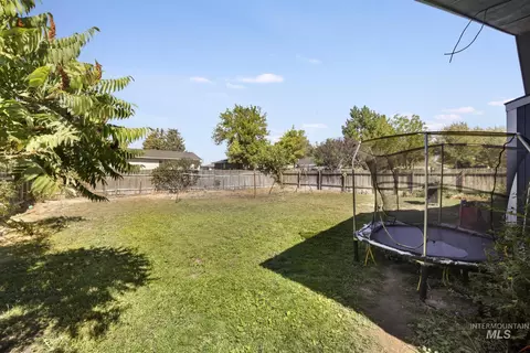 Exterior - 818 19th Ave E, Jerome, ID 83338 photo 11 of 16