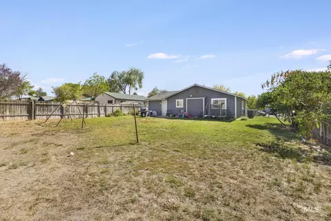 Exterior - 818 19th Ave E, Jerome, ID 83338 photo 13 of 16