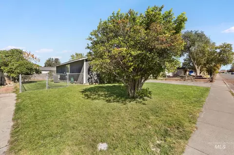 Exterior - 818 19th Ave E, Jerome, ID 83338 photo 9 of 16
