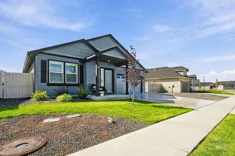 Exterior - 4939 E Patchwork Dr, Nampa, ID 83686 photo 4 of 18