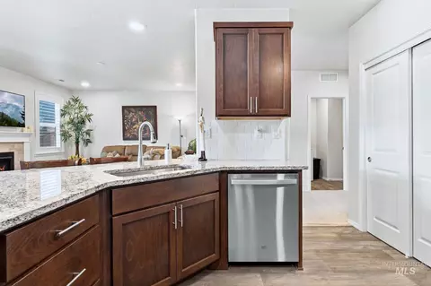 Kitchen - 4939 E Patchwork Dr, Nampa, ID 83686 photo 4 of 6