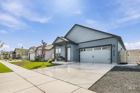 Exterior - 4939 E Patchwork Dr, Nampa, ID 83686 photo 6 of 18