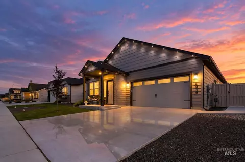 Exterior - 4939 E Patchwork Dr, Nampa, ID 83686 photo 3 of 18