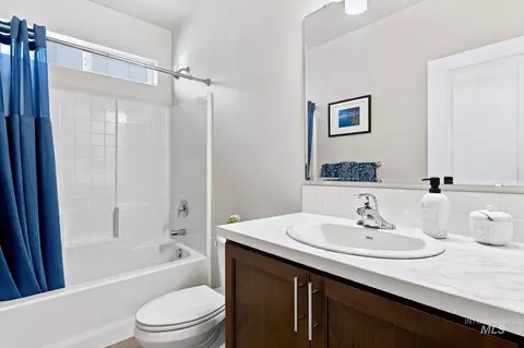 Bath - 4939 E Patchwork Dr, Nampa, ID 83686 photo 2 of 2