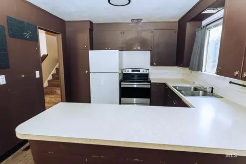 Kitchen - 855 W St S, Vale, OR 97918 photo 1 of 2
