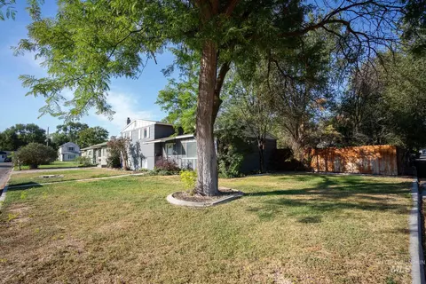 Exterior - 855 W St S, Vale, OR 97918 photo 9 of 12