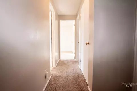 Entry Way - 855 W St S, Vale, OR 97918 photo 2 of 2