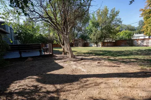 Exterior - 855 W St S, Vale, OR 97918 photo 3 of 12