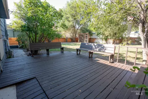 Exterior - 855 W St S, Vale, OR 97918 photo 7 of 12