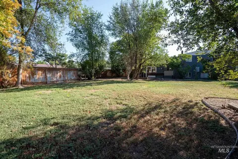 Exterior - 855 W St S, Vale, OR 97918 photo 5 of 12