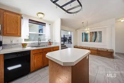 Kitchen - 583 E 300 S, Jerome, ID 83338 photo 2 of 3