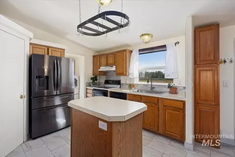Kitchen - 583 E 300 S, Jerome, ID 83338 photo 1 of 3