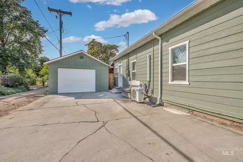 Exterior - 114 S 10th St, Payette, ID 83661 photo 8 of 9