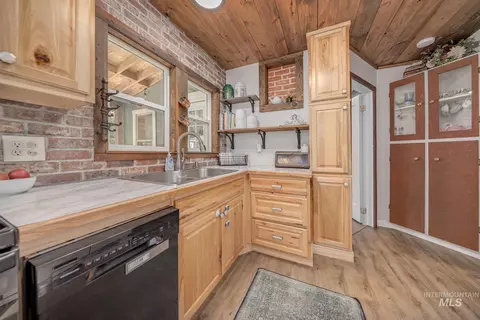Kitchen - 114 S 10th St, Payette, ID 83661 photo 3 of 3