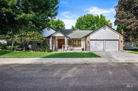 5760 W Plantation Ln, Garden City, ID 83703