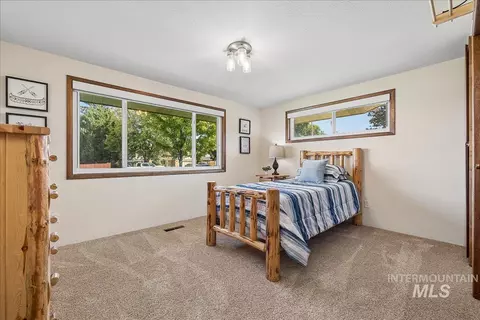 Bedroom - 16227 S Kimball Ave, Caldwell, ID 83607 photo 4 of 4