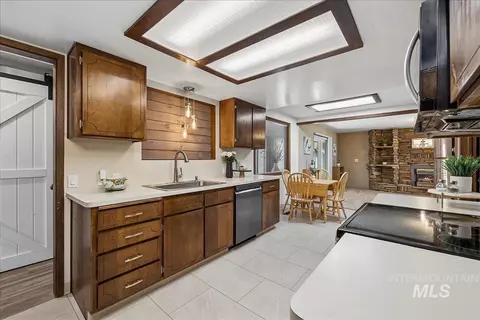 Kitchen - 16227 S Kimball Ave, Caldwell, ID 83607 photo 5 of 5