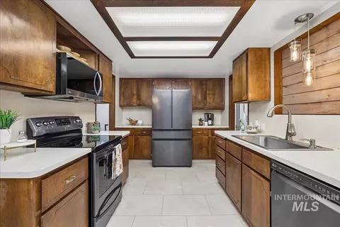 Kitchen - 16227 S Kimball Ave, Caldwell, ID 83607 photo 1 of 5