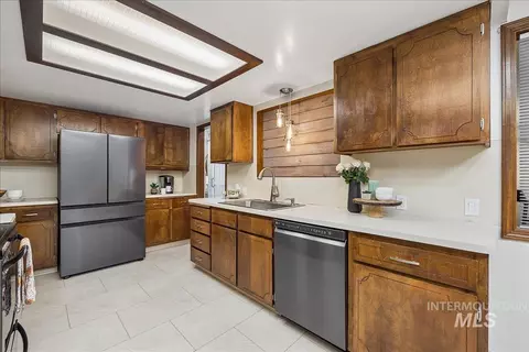 Kitchen - 16227 S Kimball Ave, Caldwell, ID 83607 photo 2 of 5